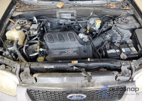 2001 Ford Escape Xls z USA, uszkodzony, nr VIN 1FMYU01131KF17972